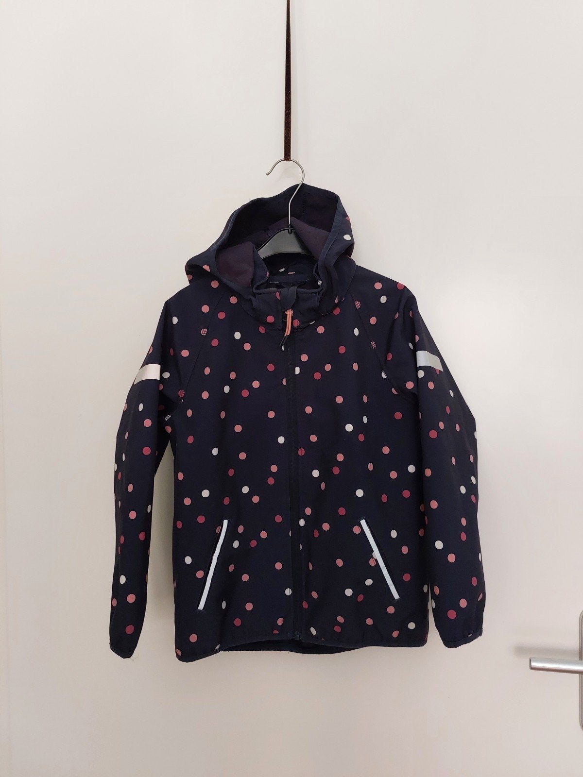 H&M Softshell jack maat 128 z.g.a.n. H&M meiden jas 128 zgan, Meisje, H&M, Ophalen of Verzenden, Zo goed als nieuw