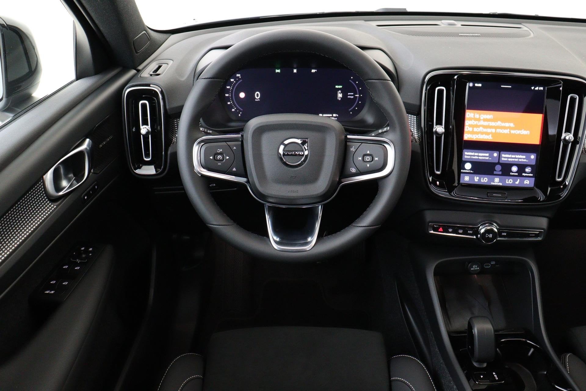 Volvo EX40 TWIN MOTOR ULTRA BLACK EDITION EUROPA 82 kWh -PAN, Automaat, 12 maanden, 82 kWh, 408 pk