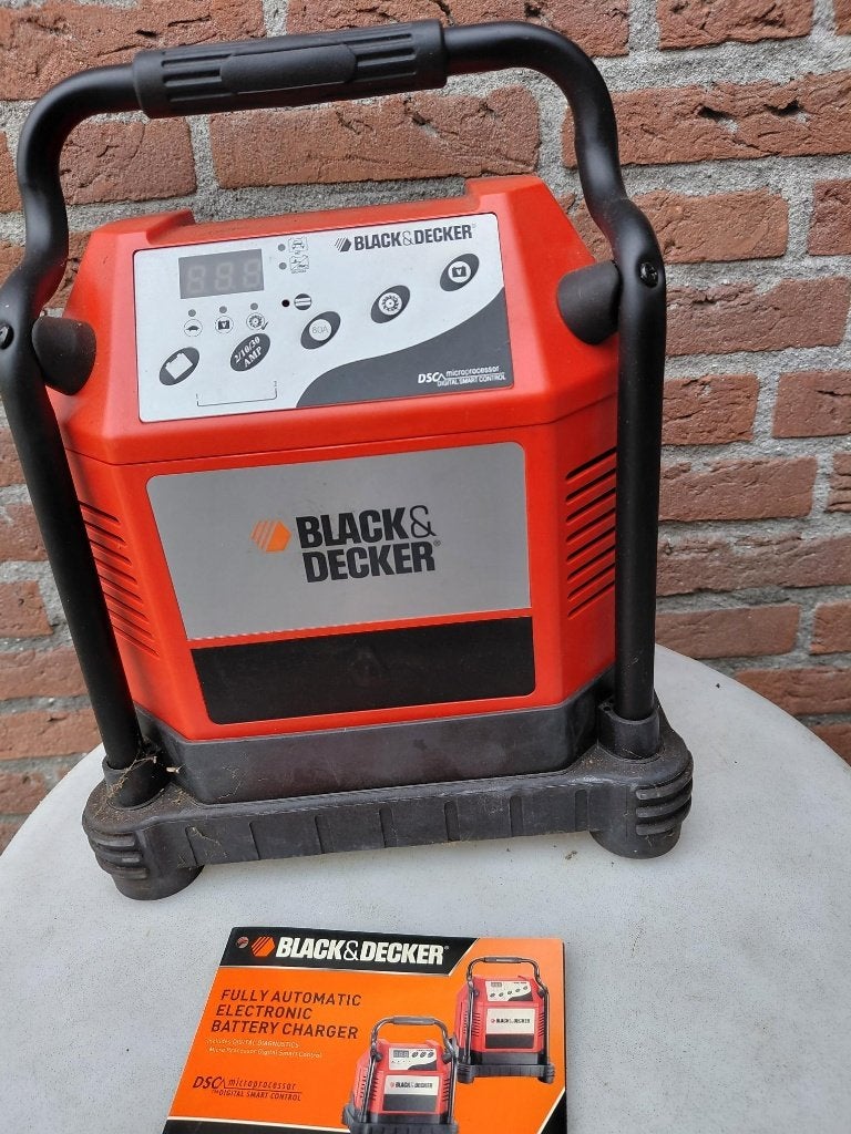 Acculader van Black en Decker 12 volt, Gebruikt
