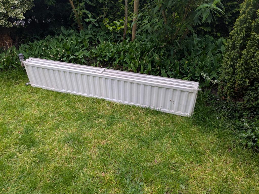 Oude radiator 195x38 cm, gebruikt maar werkzaam, Doe-het-zelf en Verbouw, Verwarming en Radiatoren, Ophalen, 30 tot 80 cm, Gebruikt