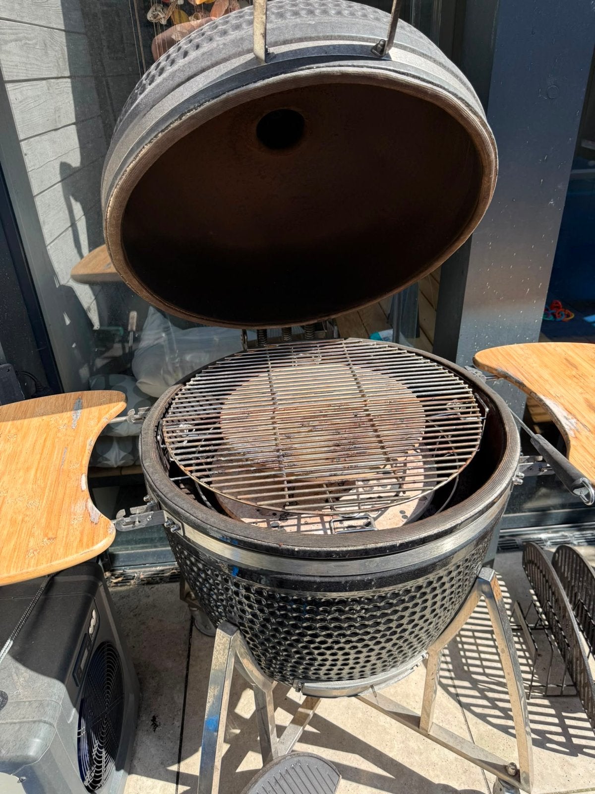 Merk Tarrinton House Kamado BBQ met draaispit en gietijzer, Ophalen, Gebruikt, Met accessoires