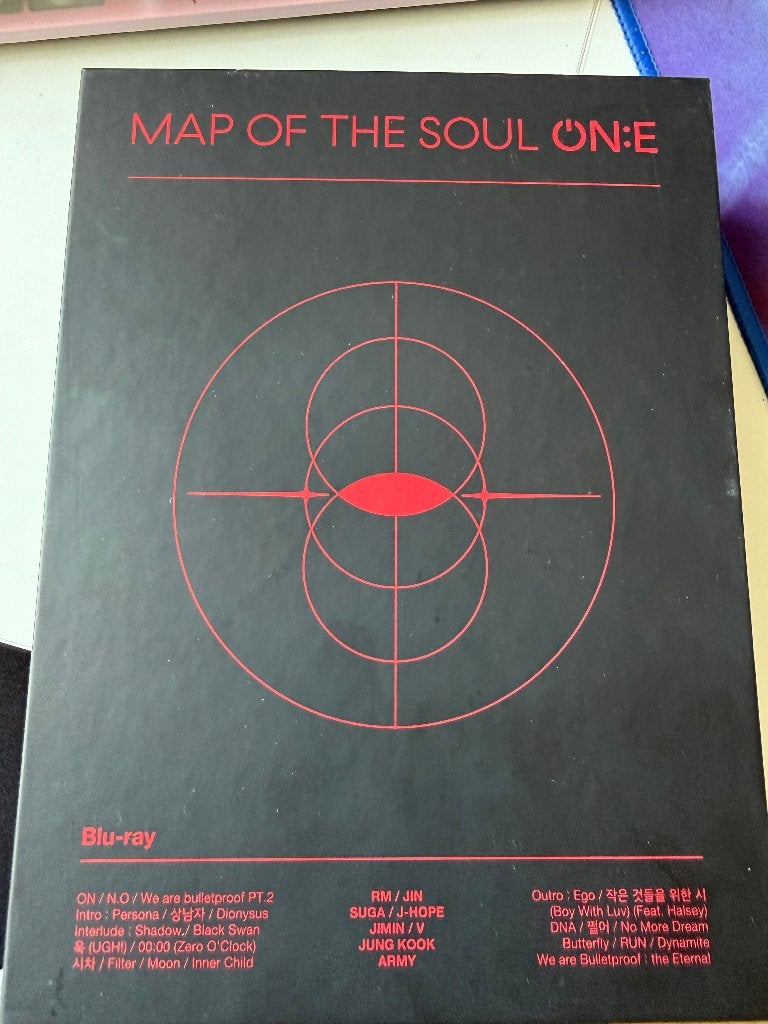 BTS Map of the soul ON:E zwart Blu ray, Ophalen of Verzenden, Zo goed als nieuw, Boek, Tijdschrift of Artikel