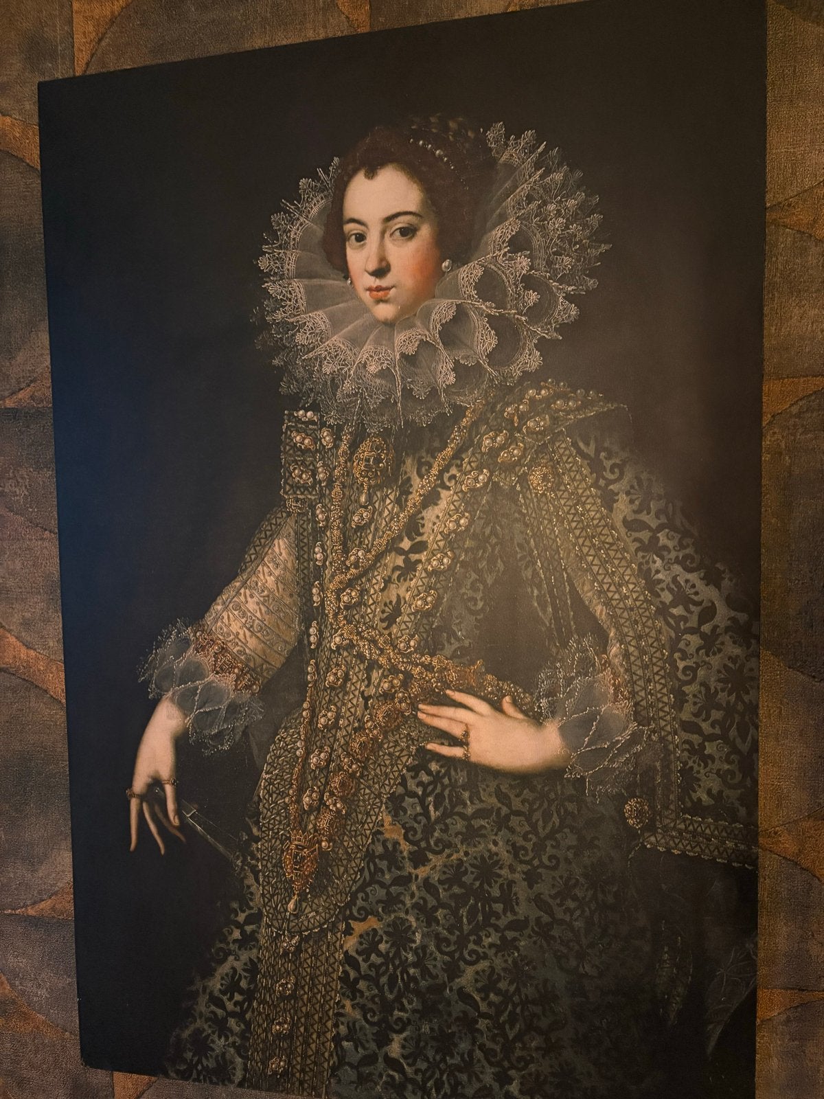 Klassiek Portret van koningin Elisabeth  aluminium, Antiek en Kunst, Ophalen, Portret of Personen, Overige technieken, Metaal