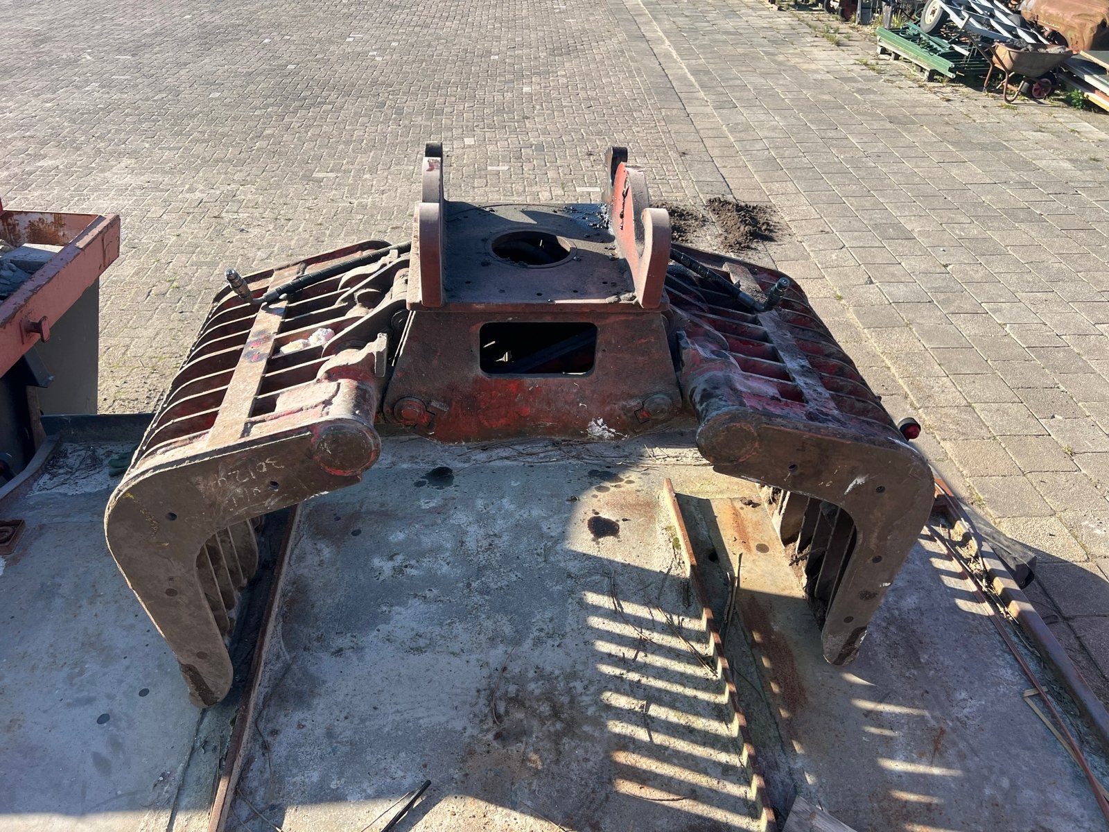 Sorteerknijper voor graafmachine cw10, Ophalen