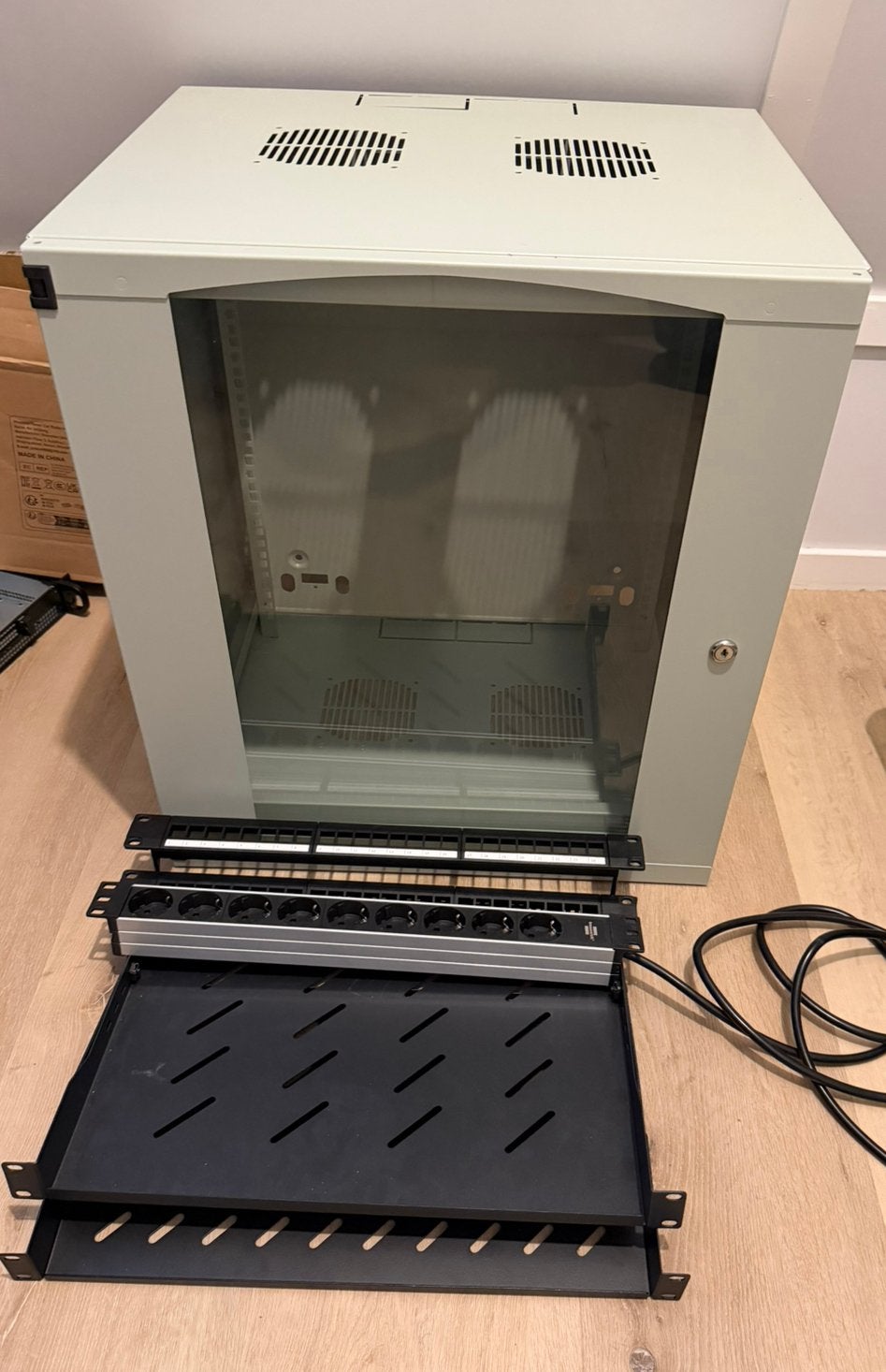 12u patchkast met accessoires, Ophalen, Zo goed als nieuw, Glas, Plaatstaal