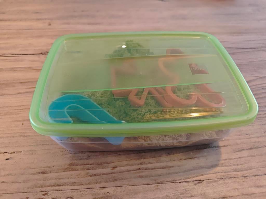 Bakje met magisch/kinetisch speelzand, Ophalen