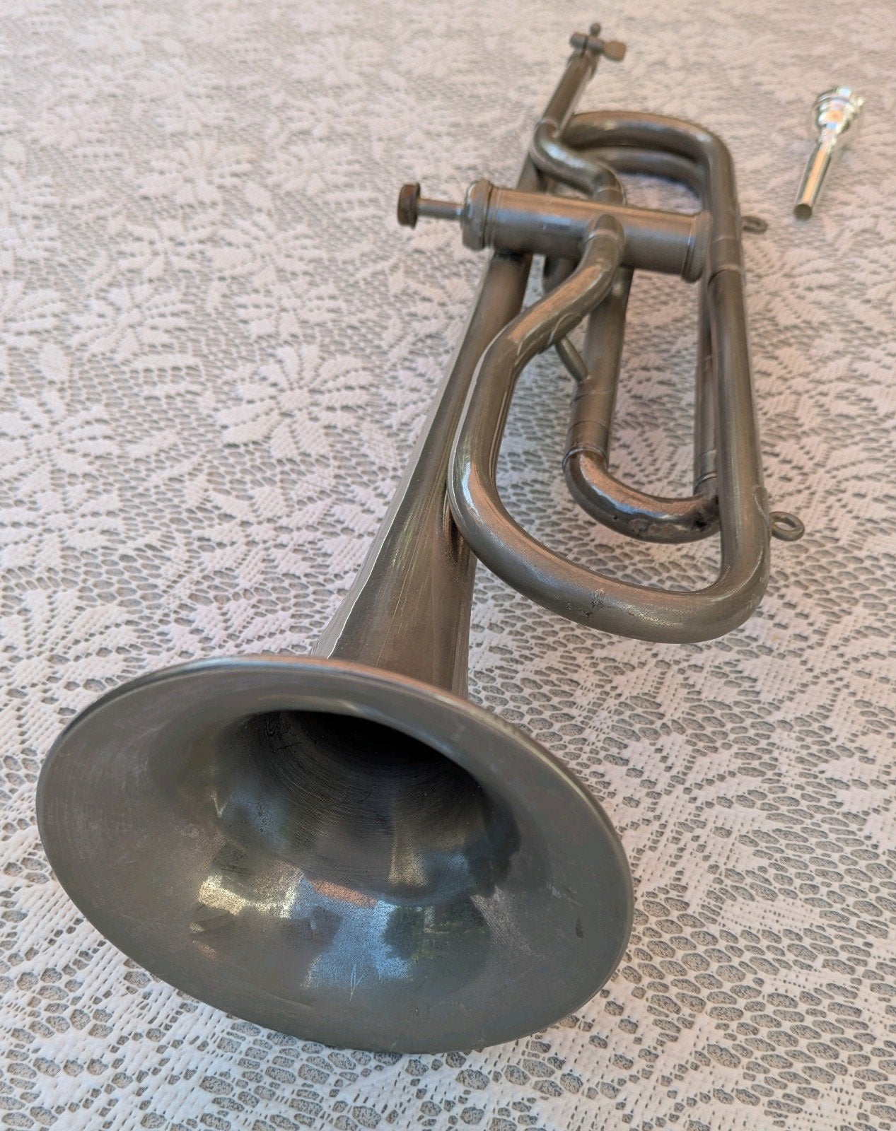 Trompet met nieuw mondstuk., Muziek en Instrumenten, Blaasinstrumenten | Trompetten, Ophalen of Verzenden, Nieuw, Bes-trompet