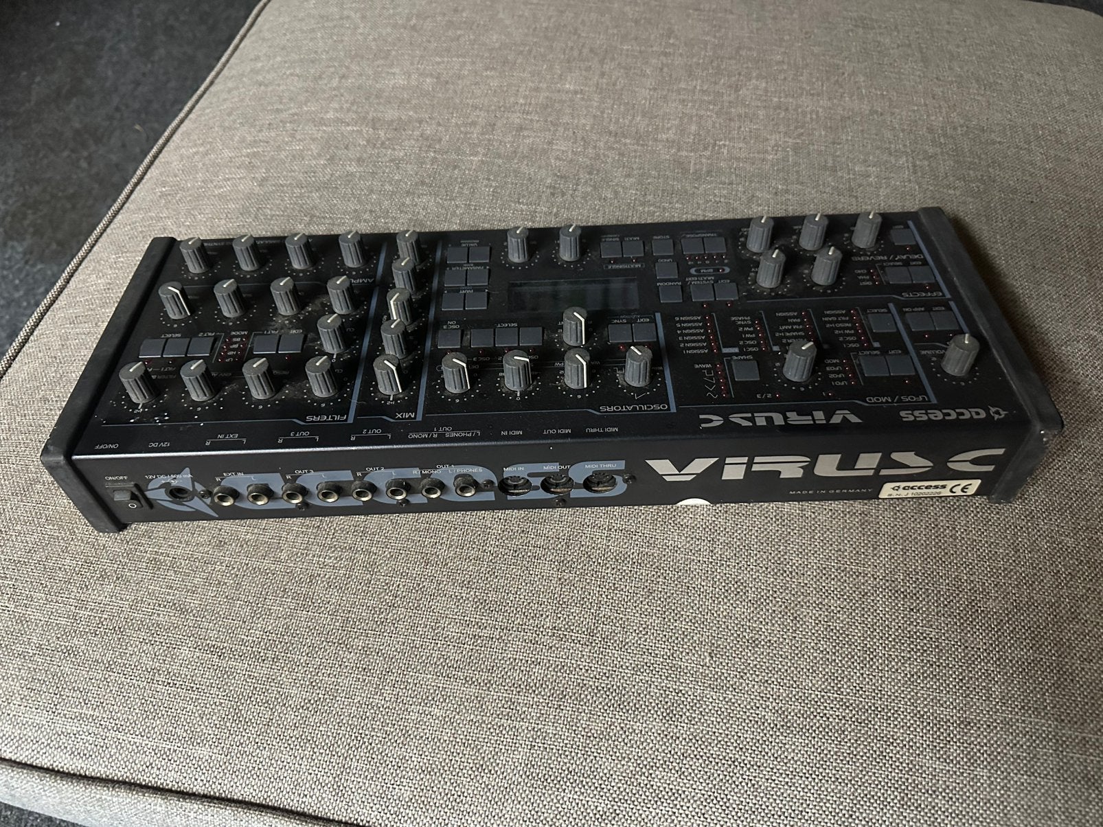 Acces virus C virtual analog synthesizer midi, Ophalen of Verzenden, Zo goed als nieuw