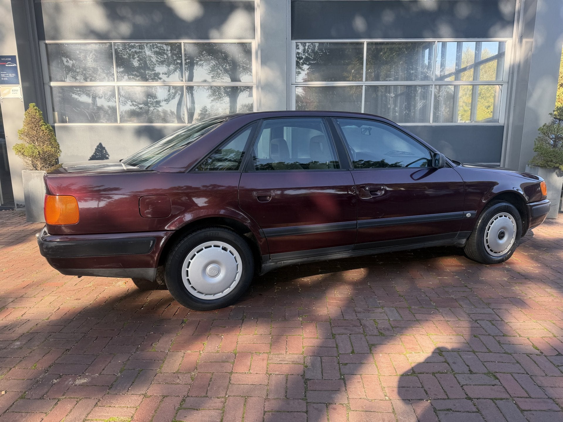 Audi 100 2.3 E Automaat Yongtimer Stuurbekrachtiging,Trekhaa, Dealer onderhouden, 4 stoelen, Origineel Nederlands, Bedrijf