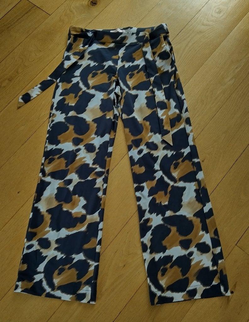 Mooie bont gekleurde broek van Studio Anneloes. Maat L, Maat 38/40 (M), Studio Anneloes, Blauw, Ophalen of Verzenden