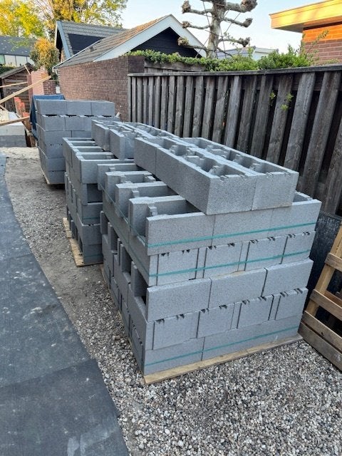 BIA beton Stapelblokken voor kelder/ vijver/ zwembad 14m², Doe-het-zelf en Verbouw, Metselstenen, Ophalen, Nieuw, Beton