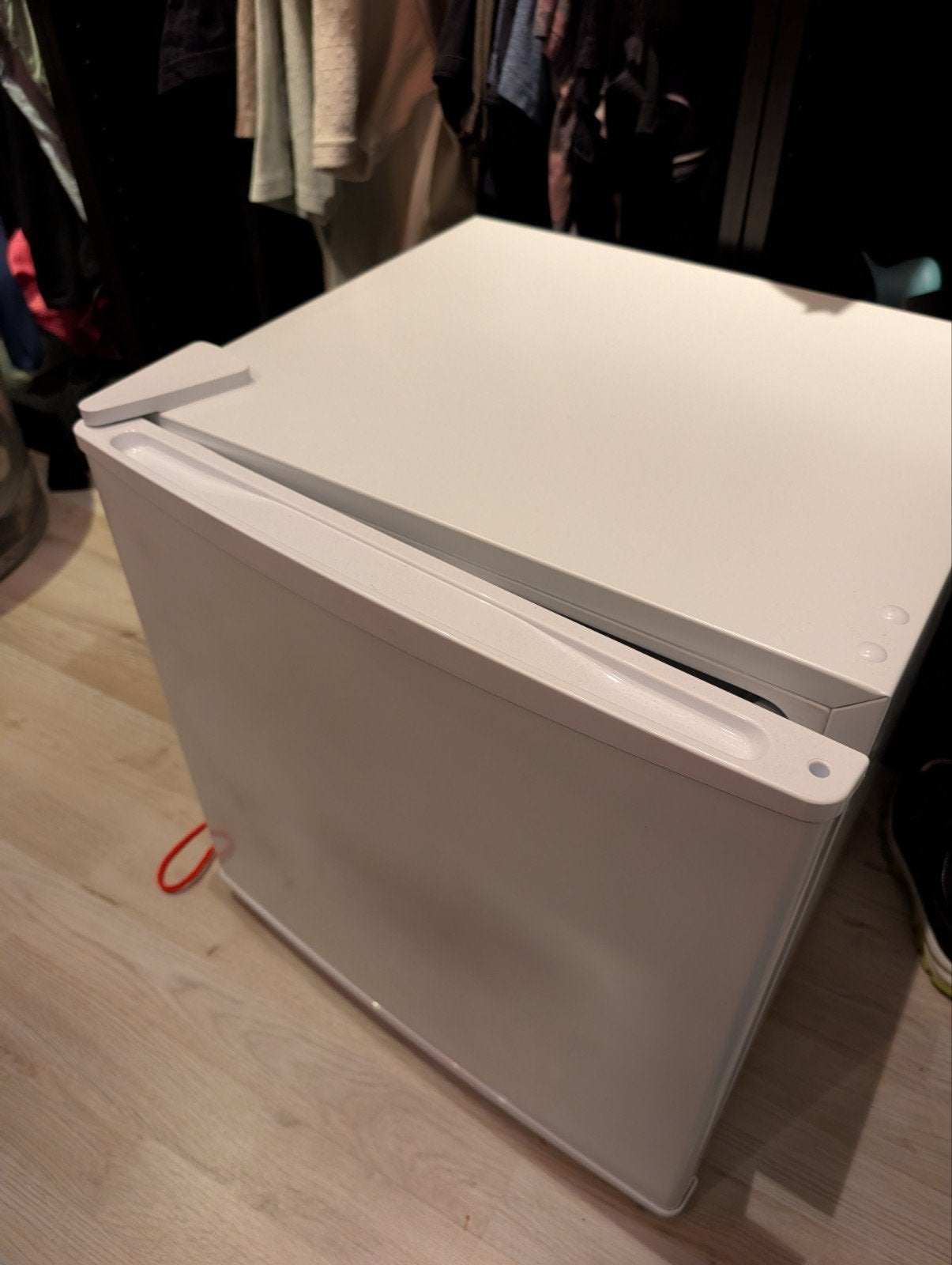 IKEA TILLREDA mini koelkast, zo goed als nieuw, Witgoed en Apparatuur, Ophalen, Met vriesvak, Minder dan 45 cm, Minder dan 85 cm