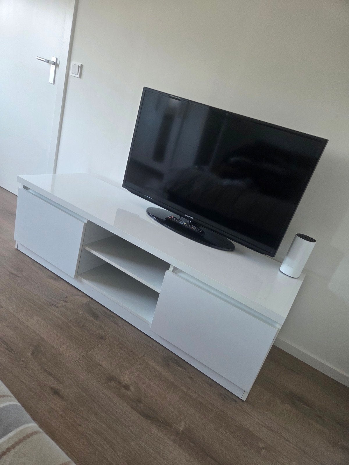 Wit hoogglans tv meubel - 150x50x45 cm, Ophalen, Gebruikt, 100 tot 150 cm, Minder dan 100 cm