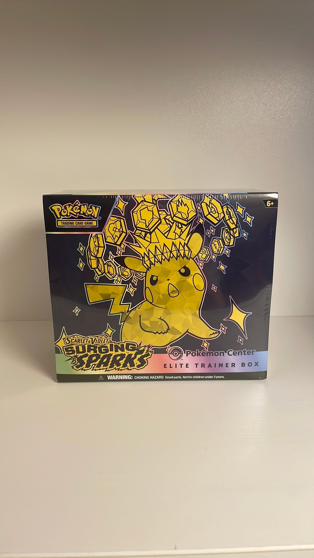 Surging sparks pokemon center ETB, Ophalen of Verzenden, Nieuw