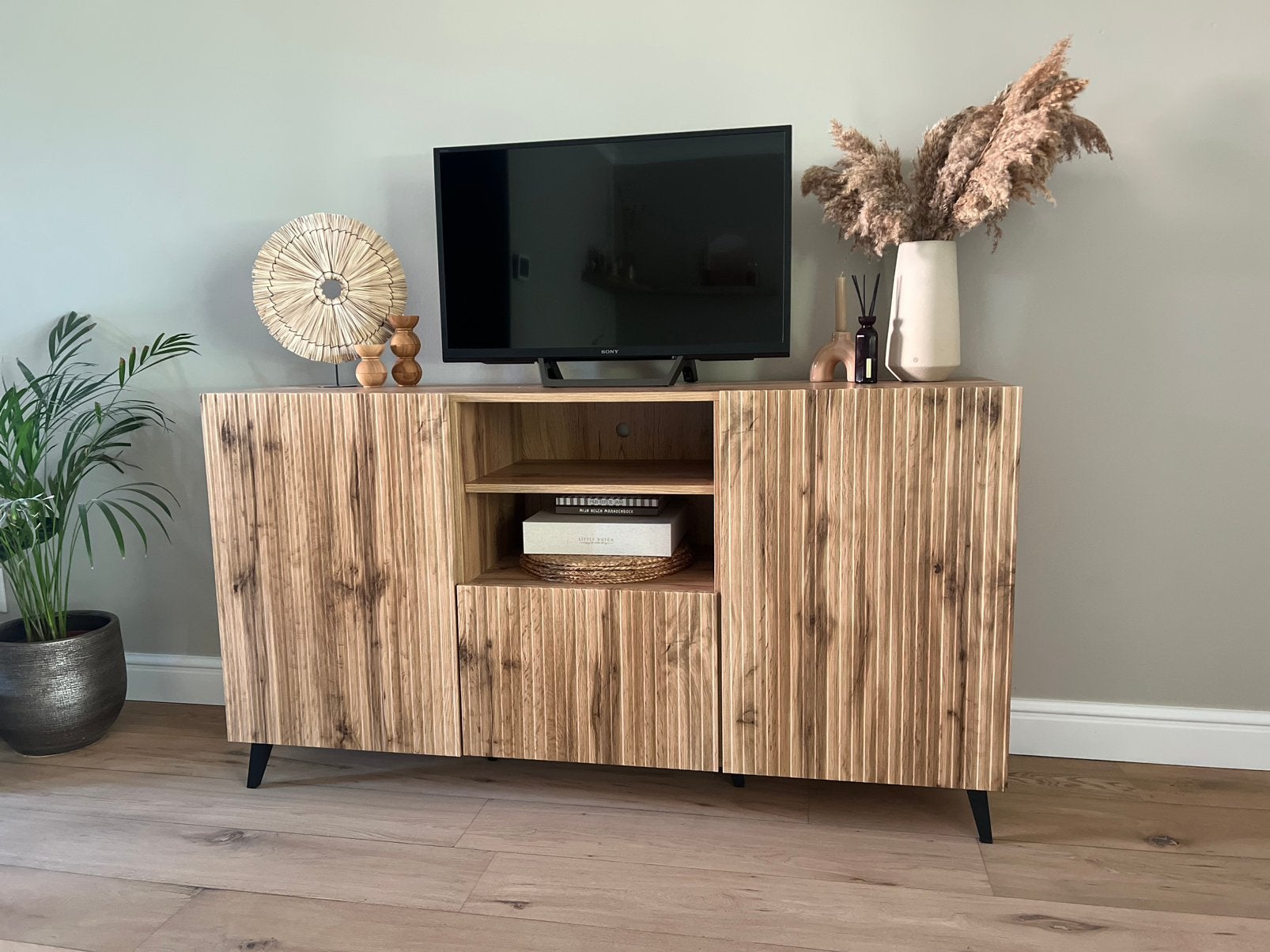 Wooden dressoir, Ophalen, 100 tot 150 cm, Eikenhout, 25 tot 50 cm