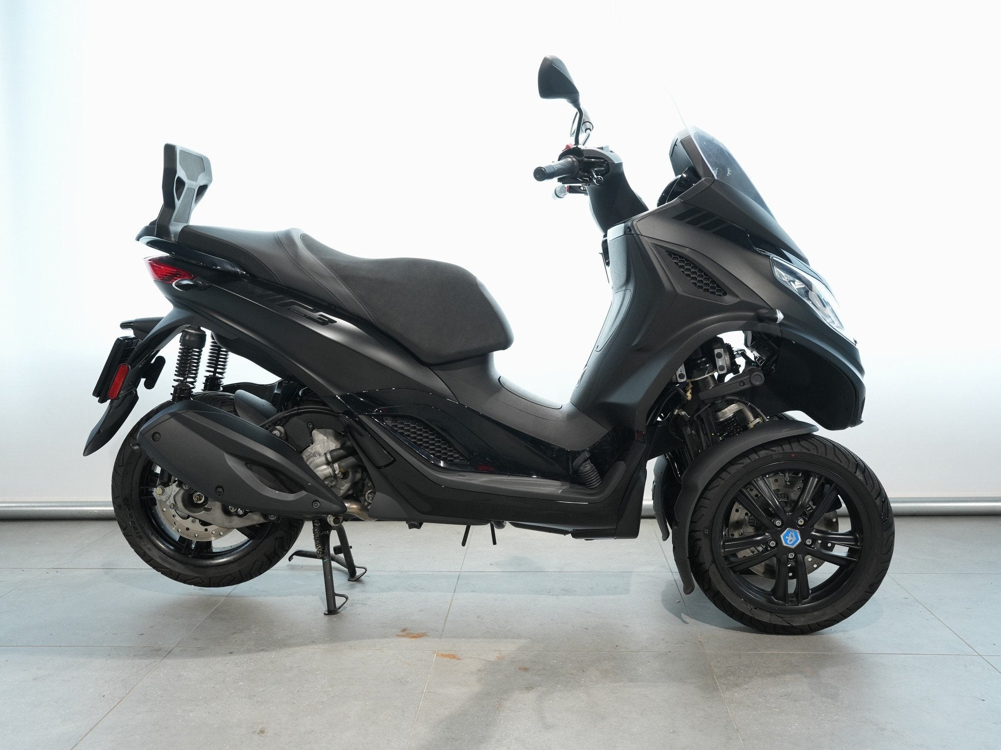 Piaggio MP3 300 HPE SPORT (bj 2023), Motoren, Scooter, Info@piaggio.com, Piaggio & C. S.P.A., Viale Rinaldo Piaggio 25
56025  PONTDERA, IT