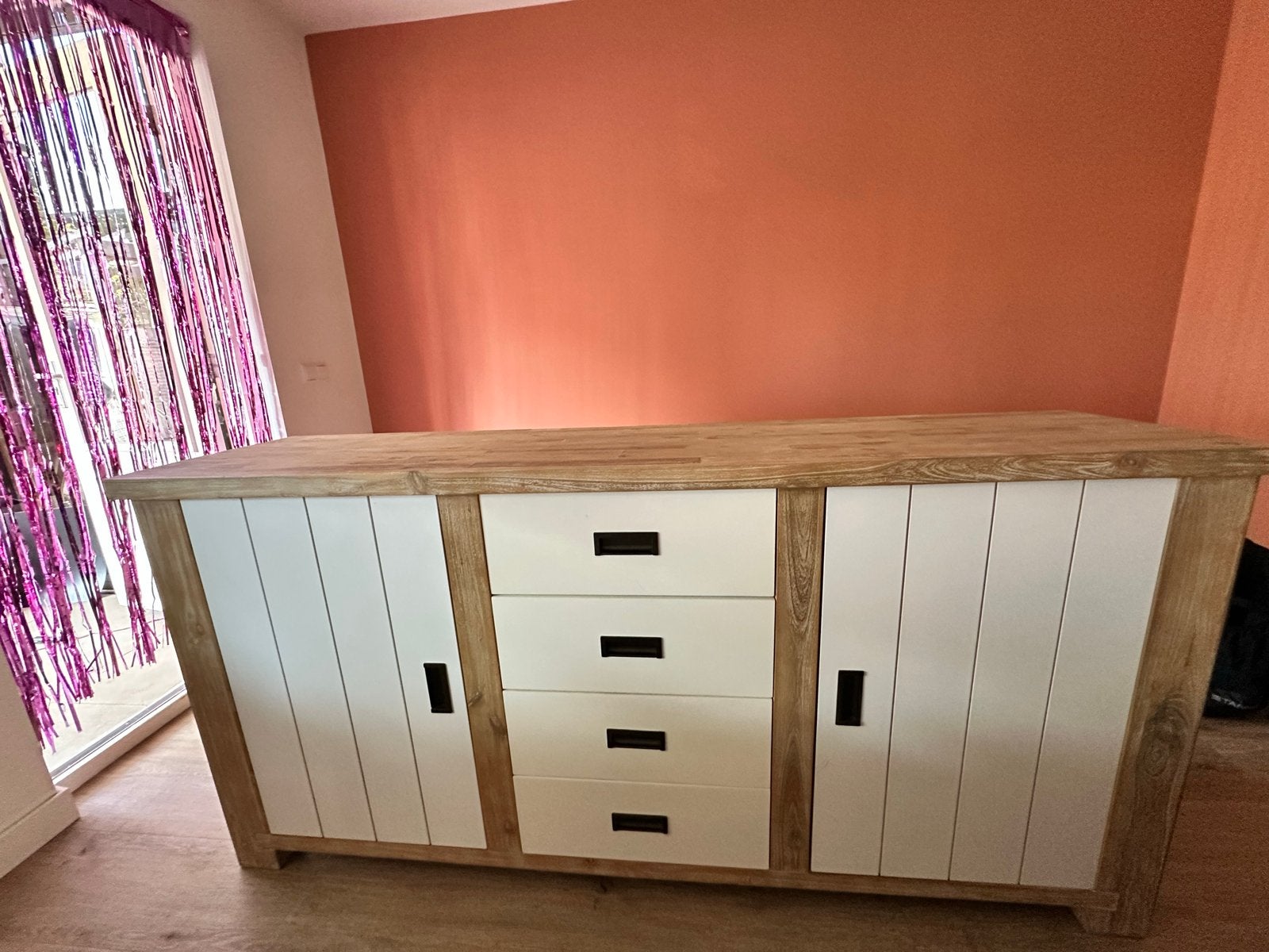 Houten dressoir met witte deuren en lades - ZSM WEG!