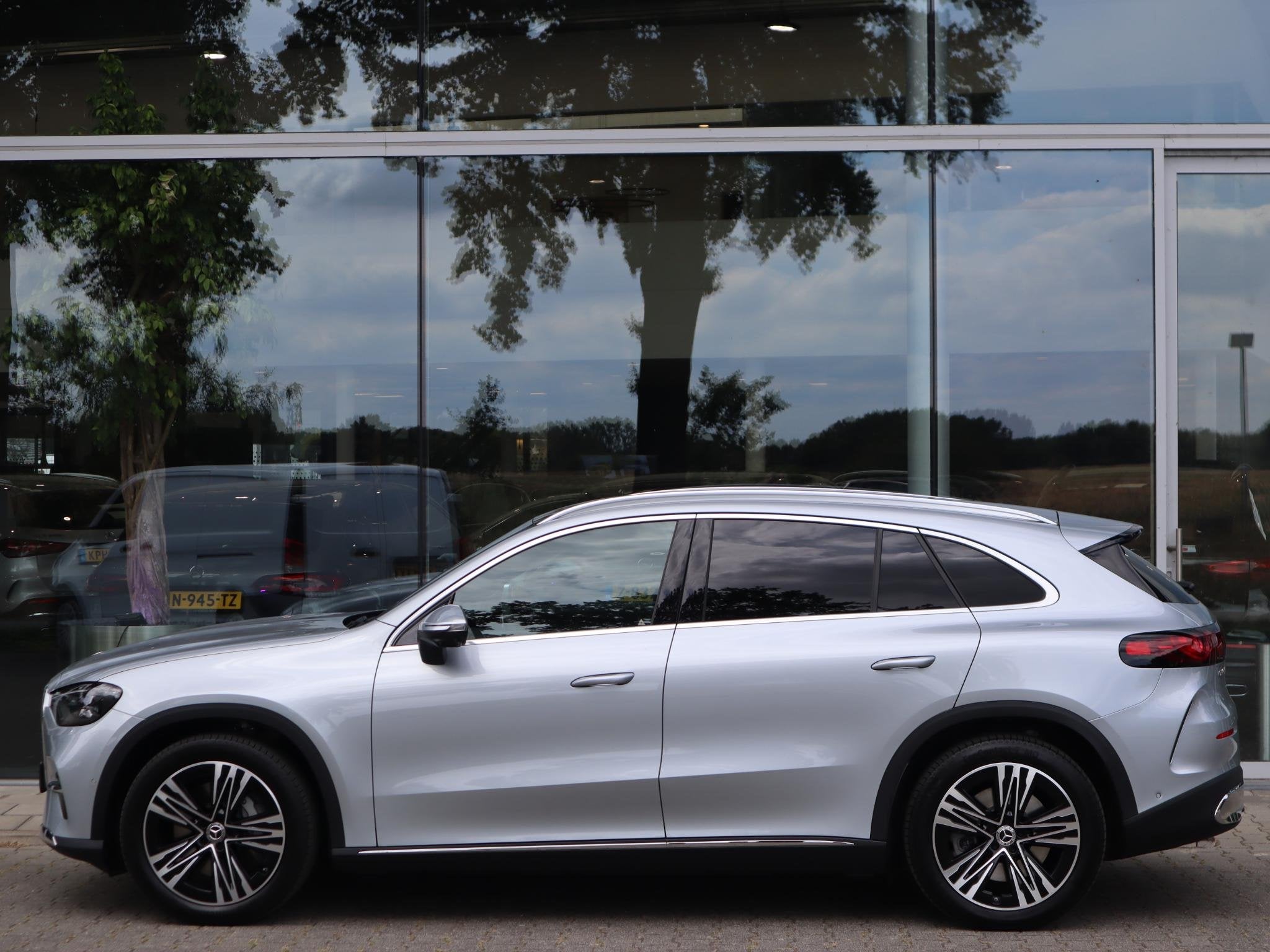 Mercedes-Benz GLC-klasse 400 4MATIC Business Solution 94 kWh, Auto's, Dealer onderhouden, Gebruikt, 672 km, Origineel Nederlands