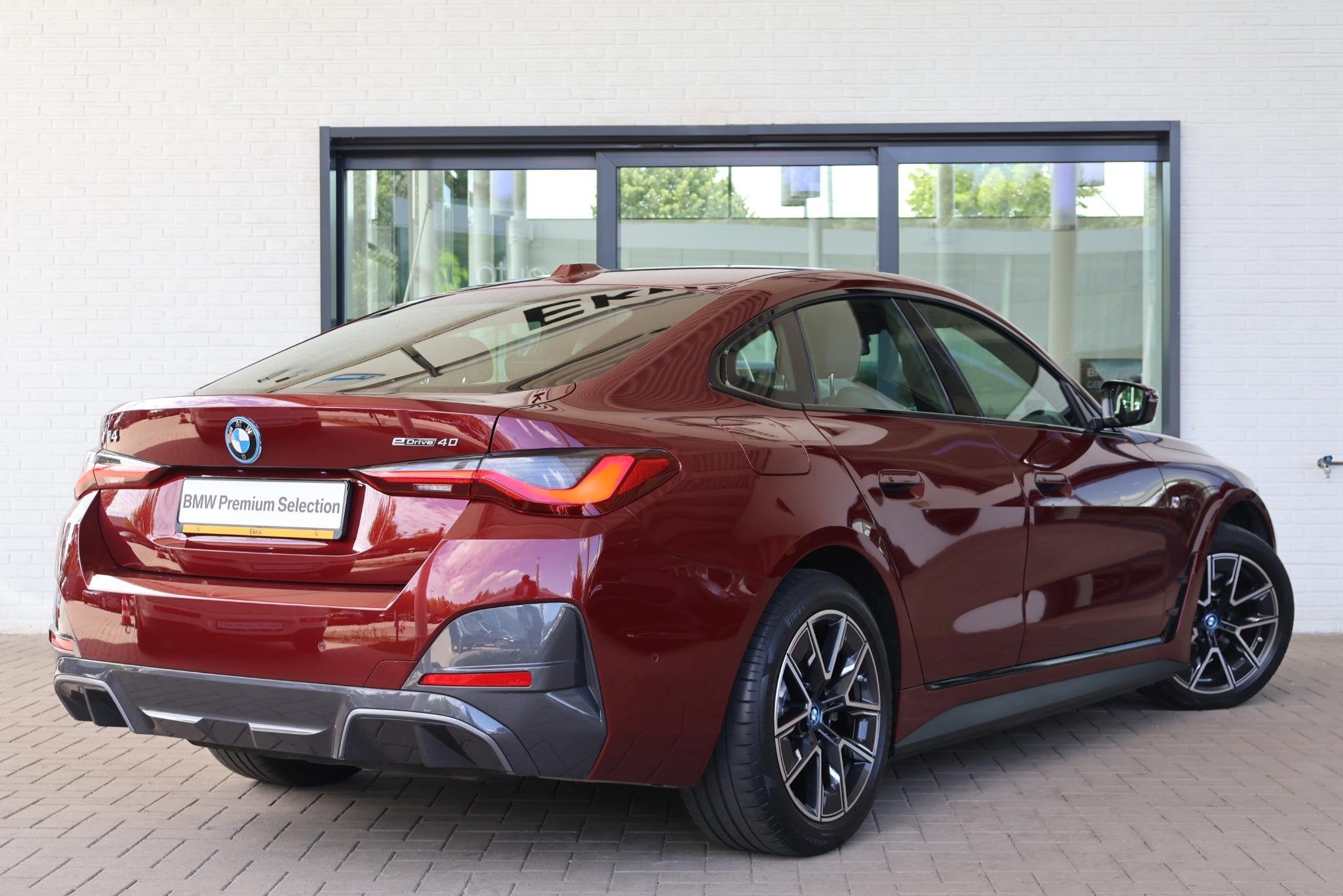 BMW i4 eDrive40 | SOH 99% | M Sport | Stoelverwarming | Driv, Met garantie (alle), 340 pk, Geïmporteerd, 2025 kg