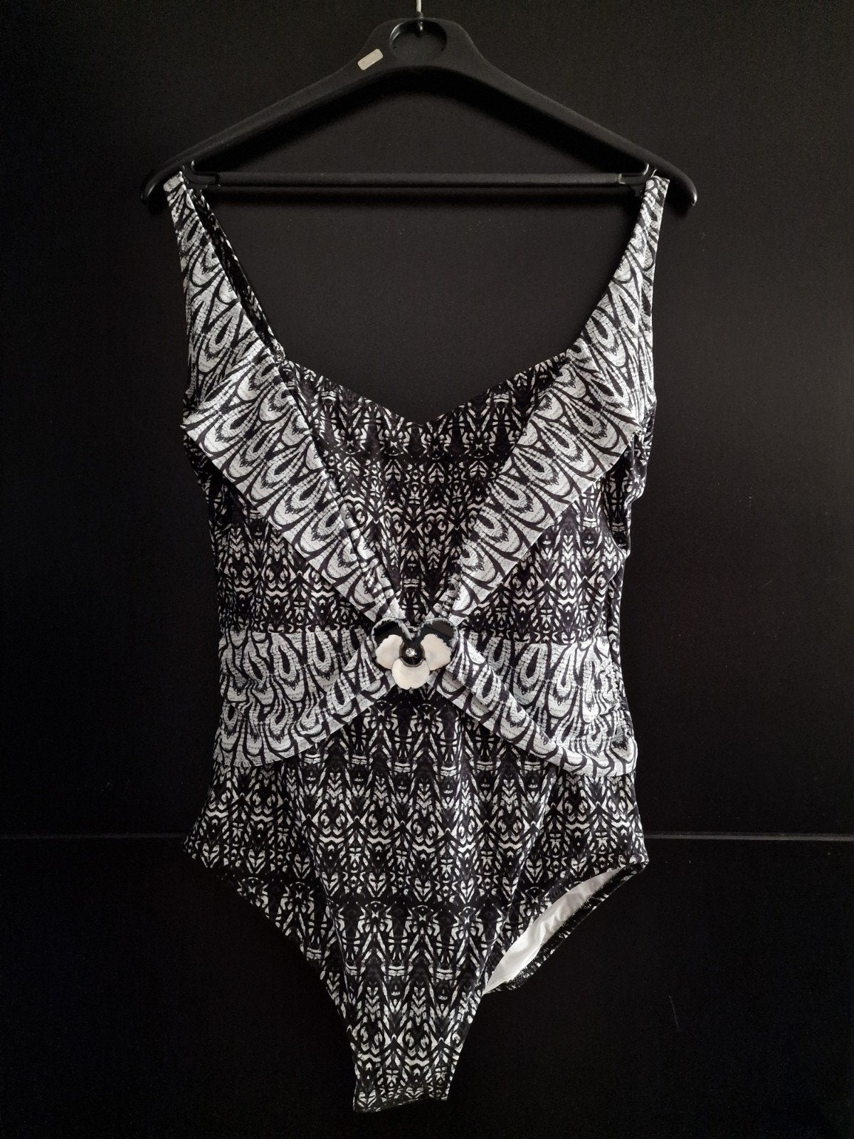 te koop prachtige Gottex badpak 48D, Kleding | Dames, Badmode en Zwemkleding, Zwart, Gottex, Badpak, Ophalen of Verzenden