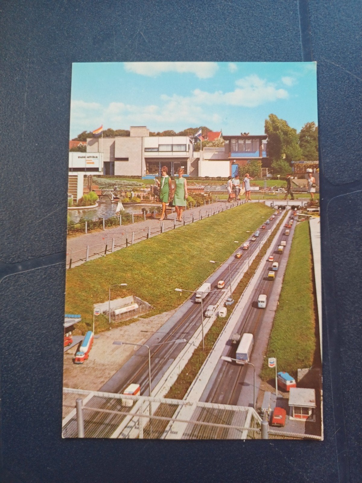 Den Haag Madurodam Autoweg met Chevron tankstation 1979, Ophalen of Verzenden, 1960 tot 1980, Gelopen, Zuid-Holland