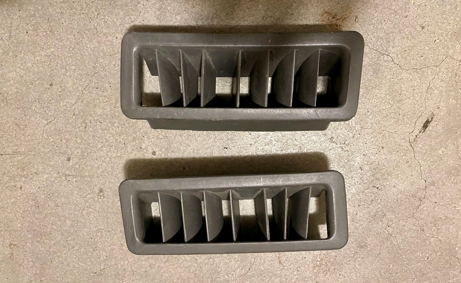 VW T4 roosters VAG 705 818 71 L en 705 818 72 R, Auto-onderdelen, Ophalen, Volkswagen