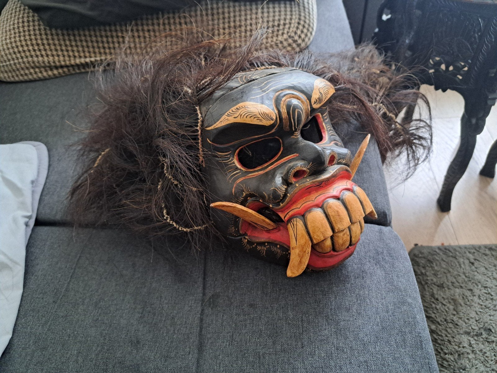 Indonesisch houten masker met haar, Antiek en Kunst, Hout, Handgemaakt, Masker, Indonesië
