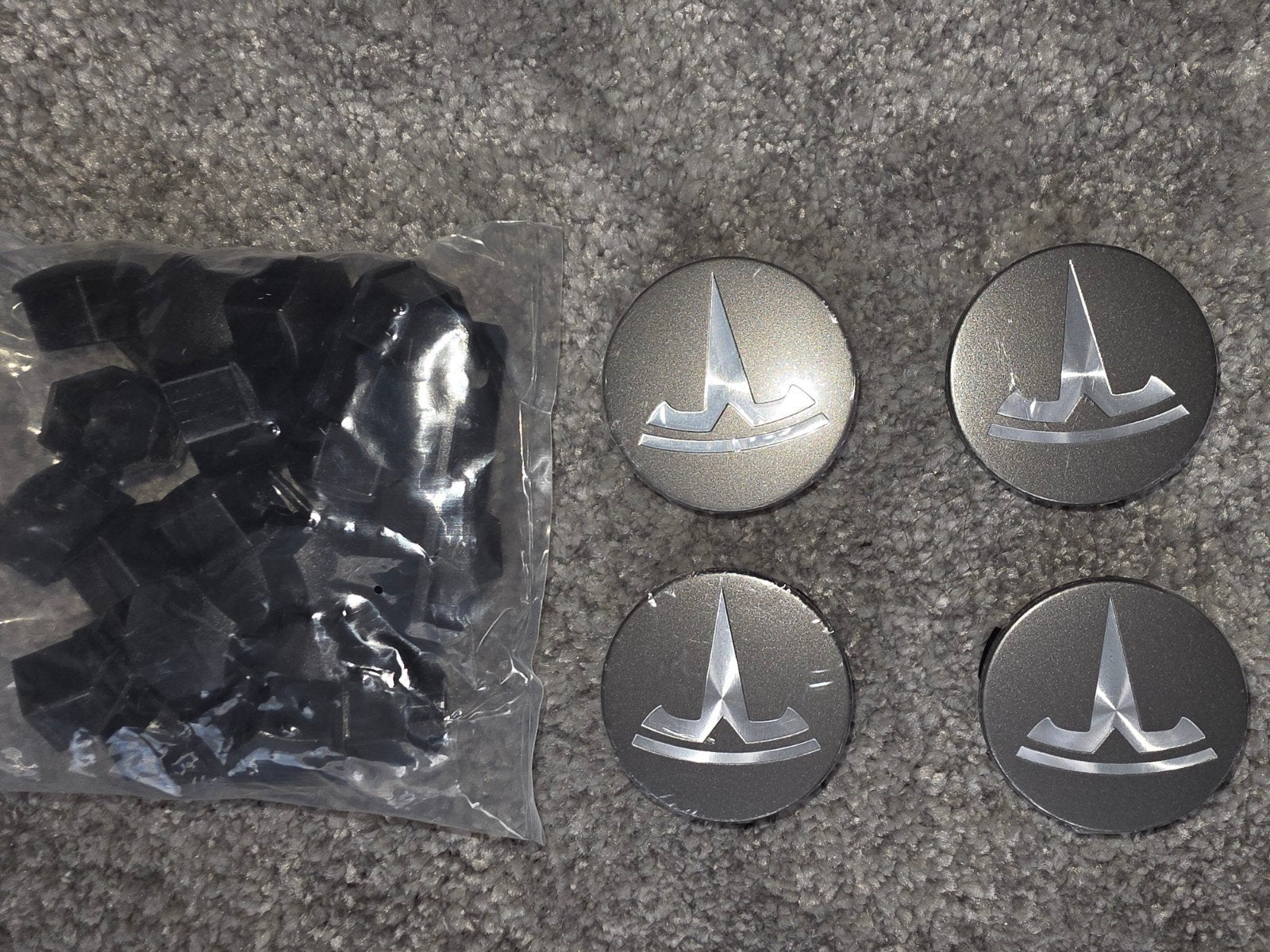 Tesla naafdoppen en wielmoerdoppen set (4 stuks) antraciet, Ophalen of Verzenden, Nieuw