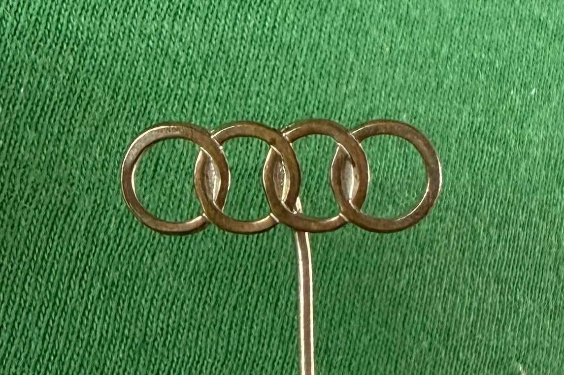 Speldje Audi, Ophalen of Verzenden, Zo goed als nieuw