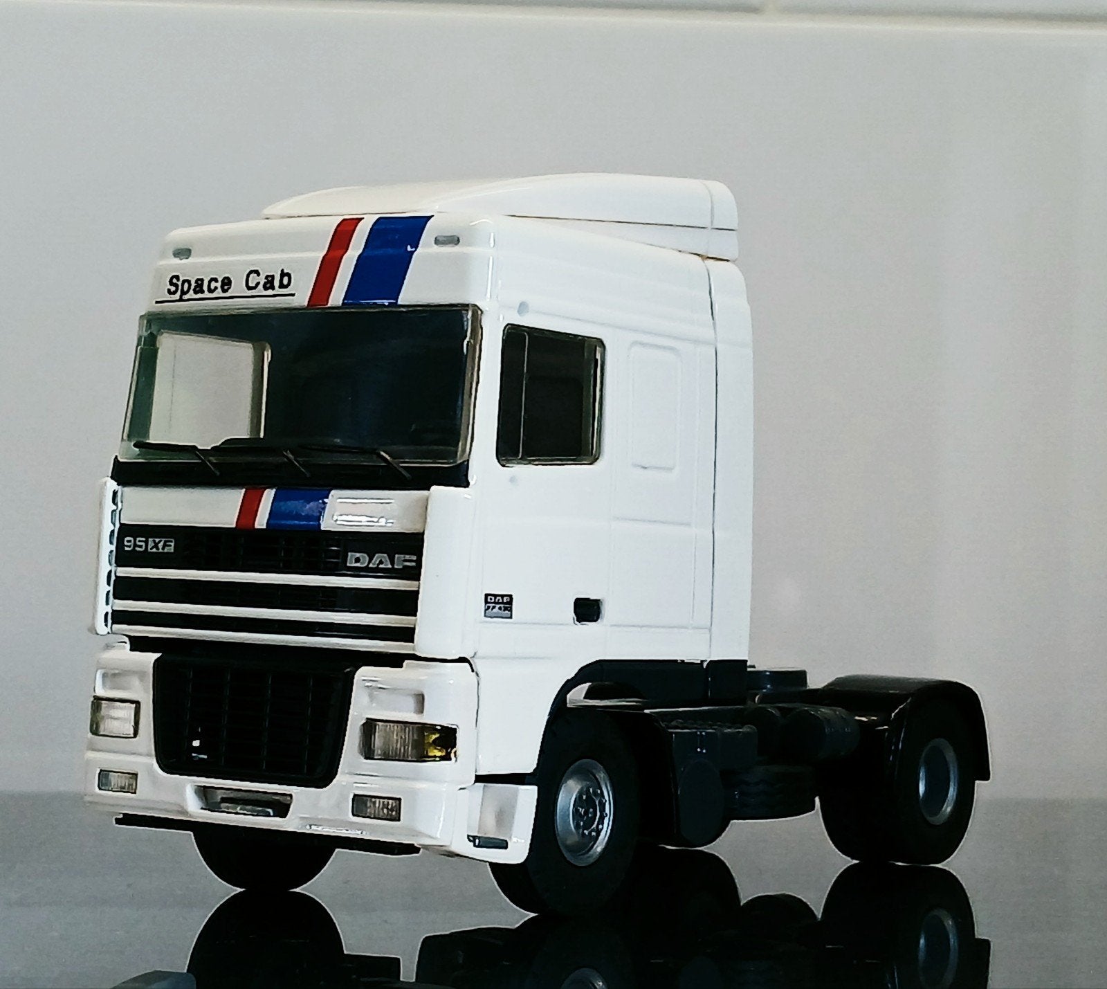 Tekno Daf 95 xf demo, Ophalen of Verzenden, Zo goed als nieuw, Bus of Vrachtwagen, Tekno