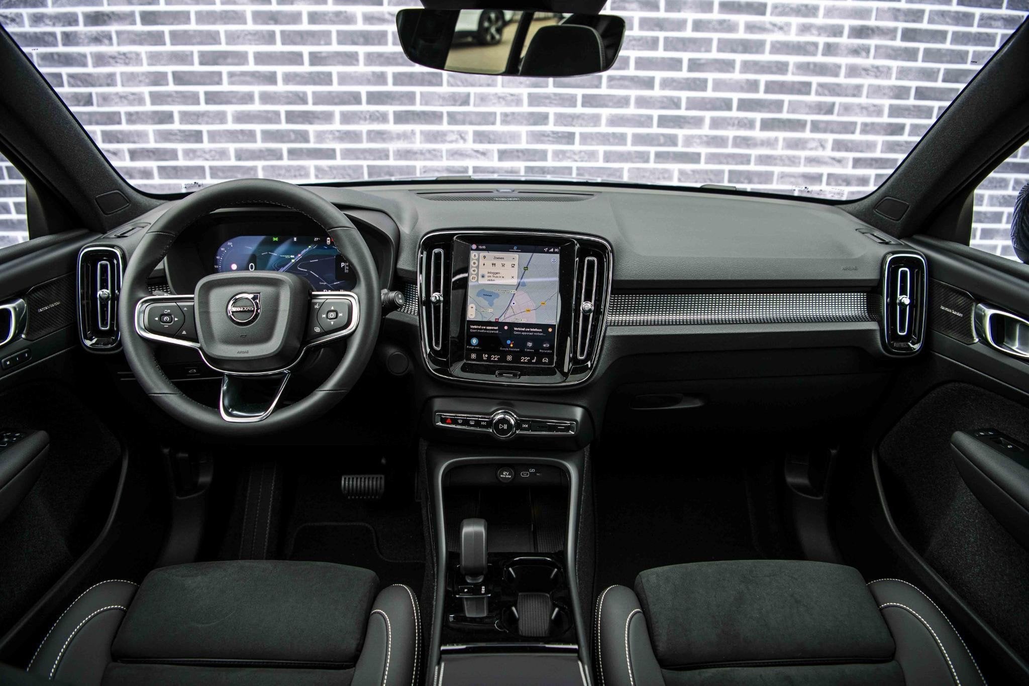 Volvo EX40 Single Motor Ext. Range Ultra Bl. Ed Eur. 82 kWh, Auto's, Automaat, 12 maanden, Achterwielaandrijving, Lichtsensor