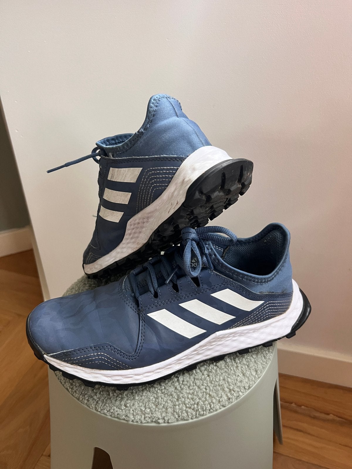 Adidas hockeyschoenen - Maat 38, Ophalen of Verzenden, Zo goed als nieuw, Schoenen