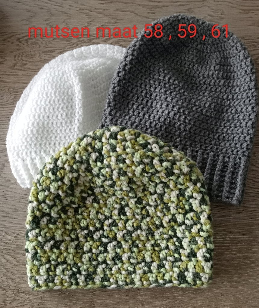 Gehaakte mutsen in verschillende maten en kleuren, Ophalen of Verzenden, Nieuw, Maat 56/58 (XL), Muts
