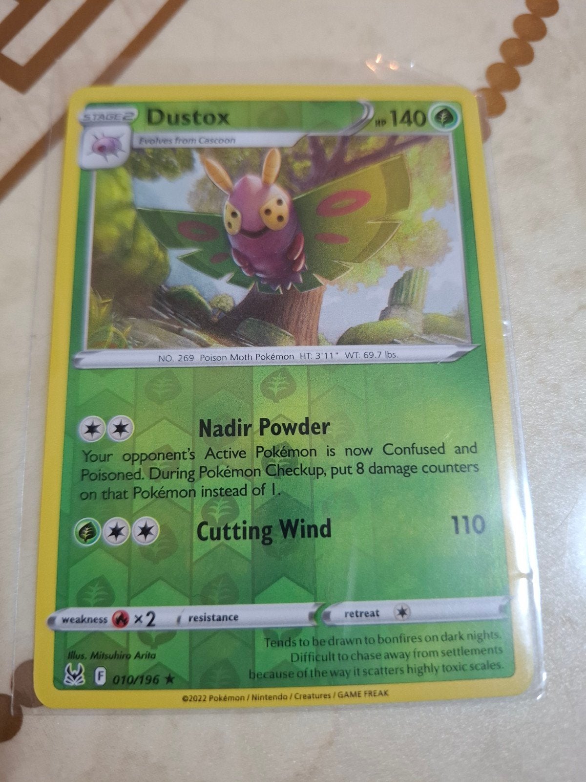 Pokémon Kaart Dustox 010/196 - Nieuwstaat, Ophalen of Verzenden, Zo goed als nieuw, Losse kaart