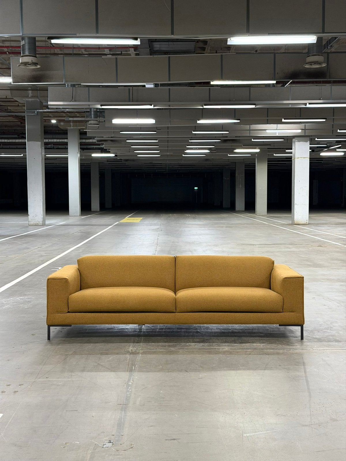 Design on Stock Aikon 4-zits | NIEUWSTAAT + Garantie, 100 tot 125 cm, Overige materialen, Ophalen of Verzenden, Zo goed als nieuw