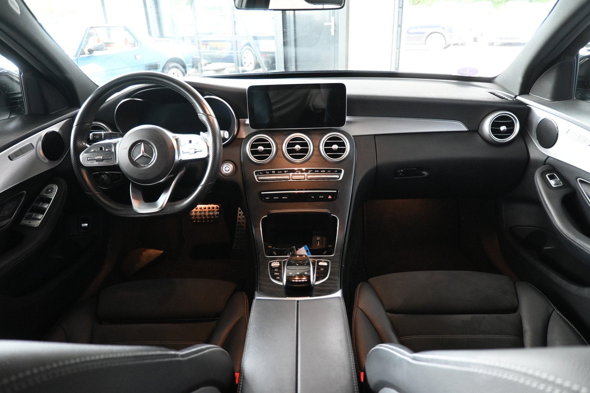 Mercedes-Benz C-Klasse Estate 180 Business Solution AMG Line, Automaat, Met garantie (alle), Leder en Stof, Zwart