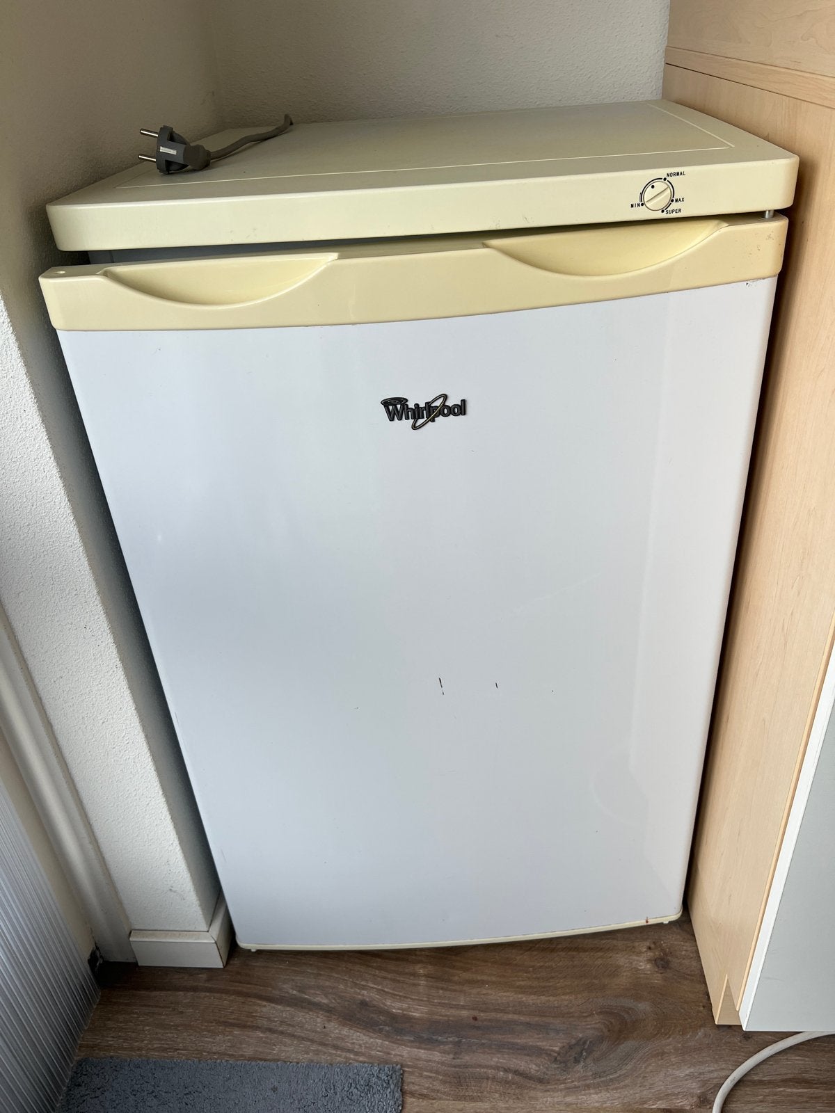 Whirlpool vrieskast - Werkt perfect, Gebruikt, Minder dan 60 cm, Vrijstaand, Ophalen