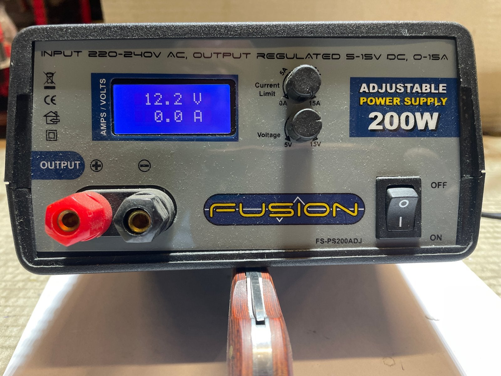 Fusion 200W regelbare laboratoriumvoeding (FS-PS200ADJ), Ophalen, Zo goed als nieuw, Overige merken
