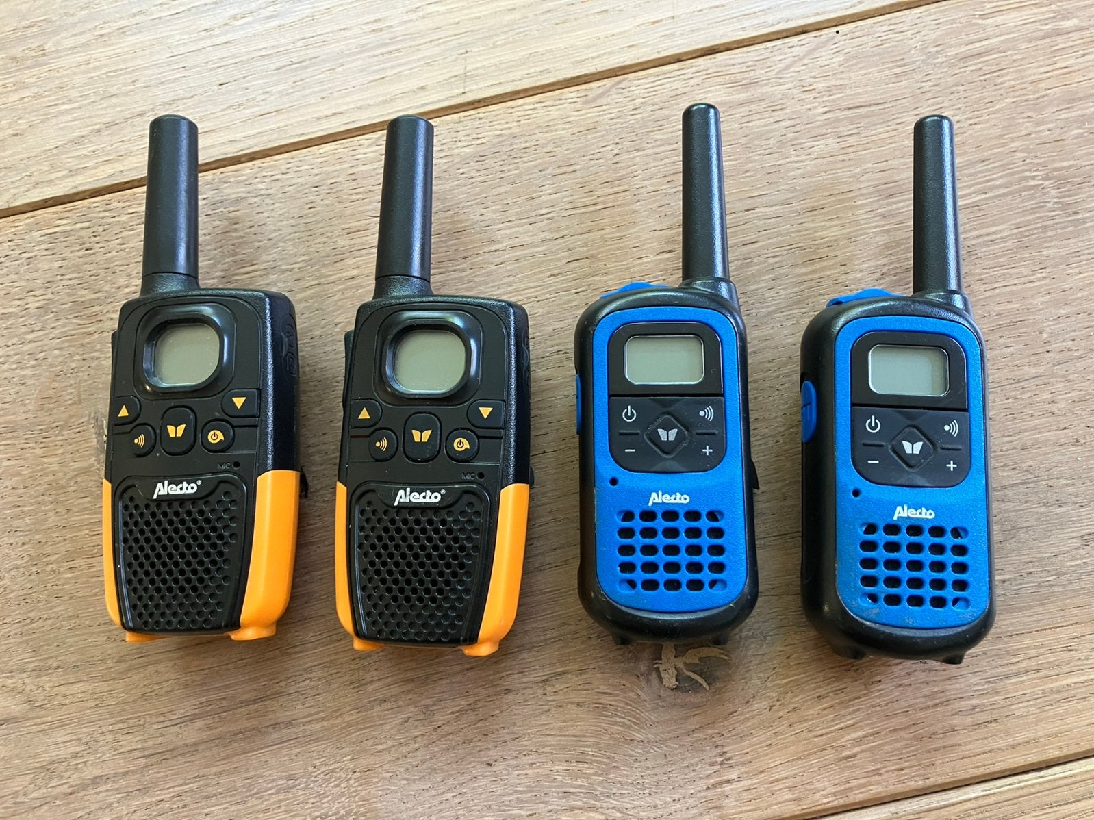4 walkie talkies., Ophalen of Verzenden, Gebruikt, Minder dan 2 km