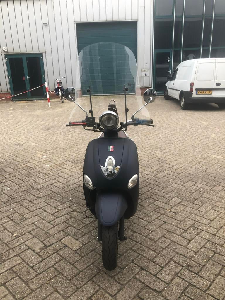 Piemonte GTS scooter 2019 km 4000, Fietsen en Brommers, Ophalen of Verzenden, Zo goed als nieuw, Maximaal 25 km/u, Benzine