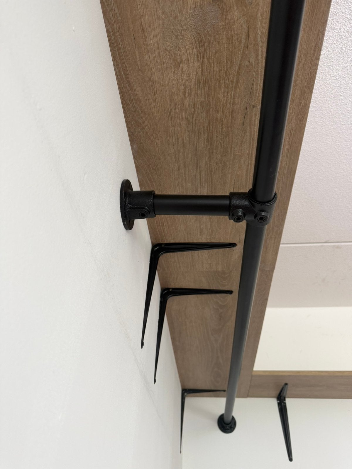 Steigerbuizen en planken (open inloopkast), Ophalen, Zo goed als nieuw, 75 cm of meer