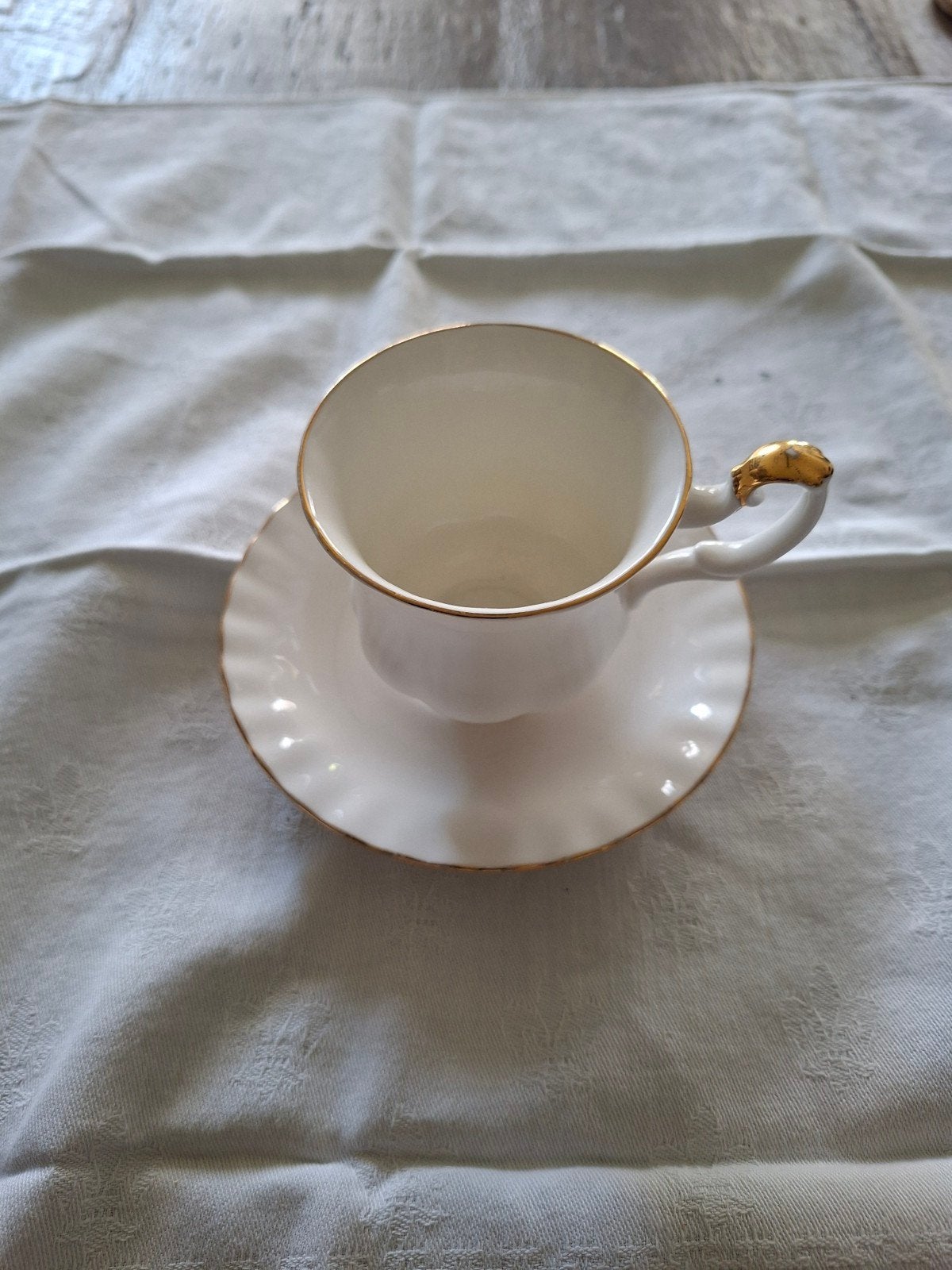 Royal Albert Val D'Or Theekop en Schotel - Bone China, Ophalen of Verzenden