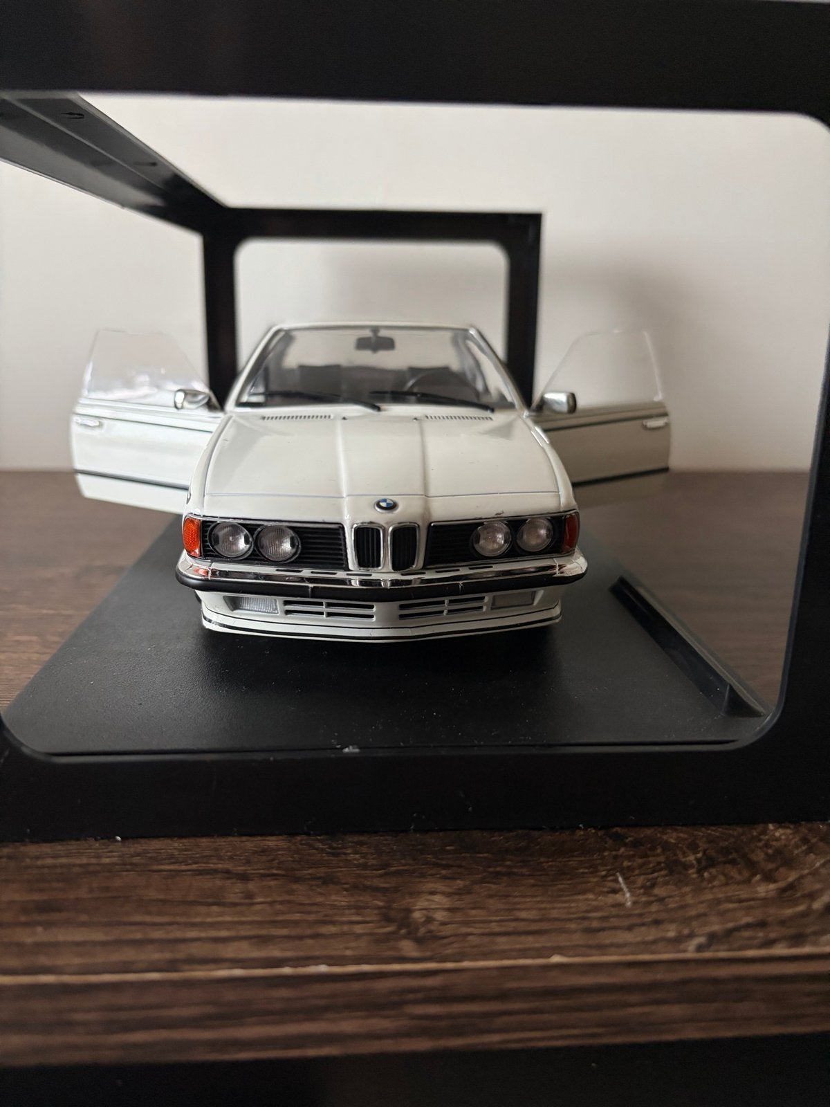 Solido BMW 635 CSI Schaalmodel 1:18 - Wit, Ophalen of Verzenden, Nieuw, Auto, Solido