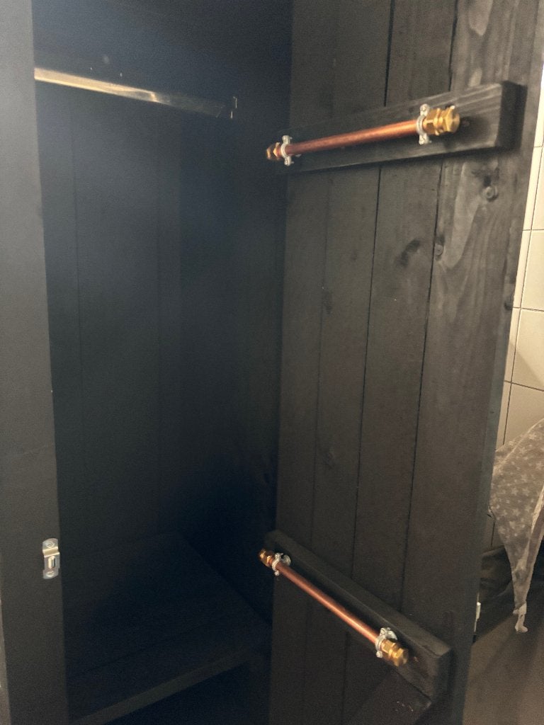 Zwarte houten boeren kast kledingkast halkast, Ophalen, Met plank(en), Gebruikt, 50 tot 100 cm