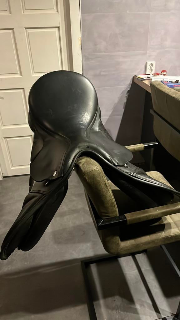 Thorowgood 18 inch VHZ zadel, Dieren en Toebehoren, Ophalen, Gebruikt, Recreatie