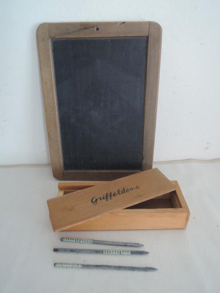 Antiek leitje met griffeldoos en griffels, Ophalen of Verzenden