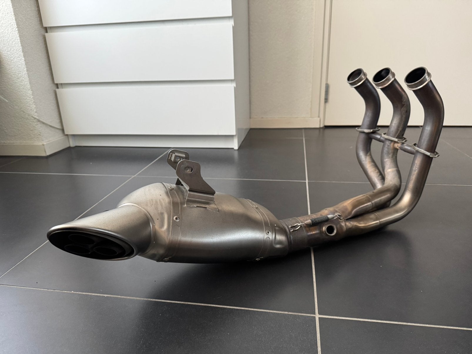 Akrapovic uitlaatsysteem MT 09 / Tracer 900, Motoren, Ophalen, Gebruikt