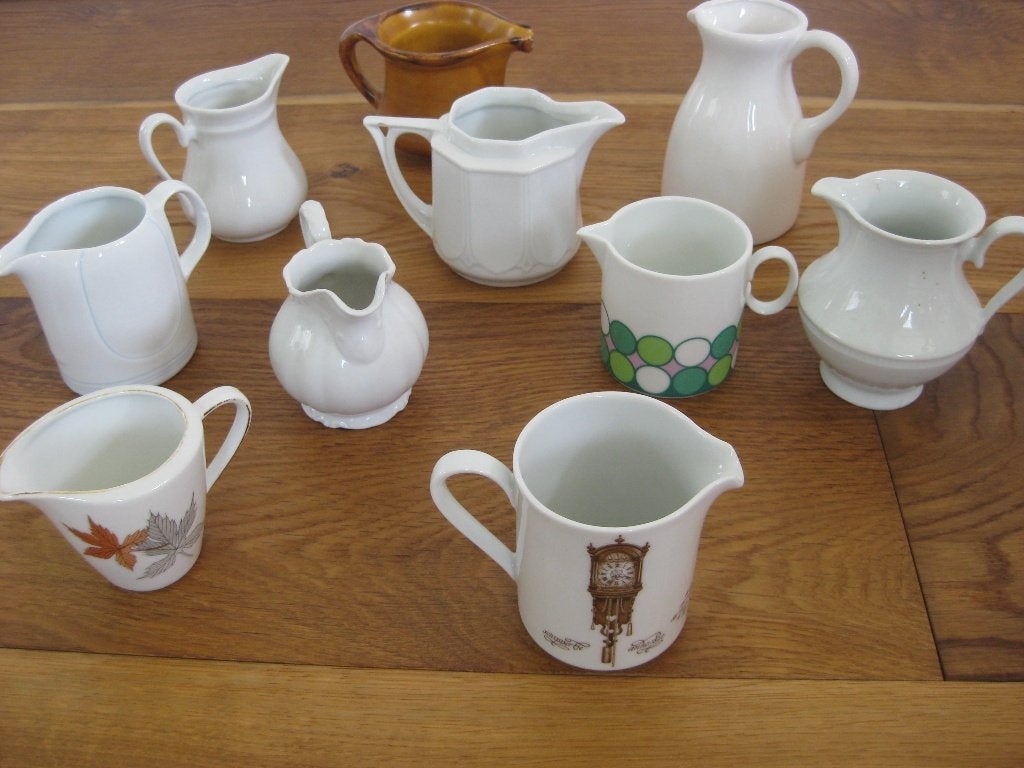 10 vintage melkkannetjes porselein, Ophalen, Zo goed als nieuw, Porselein, Overige typen