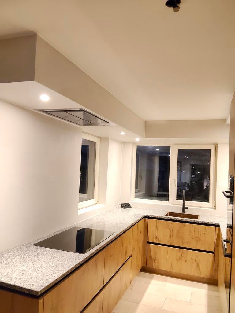 Foto 11 van STUCADOOR  SCHILDER  NODIG €15 M2