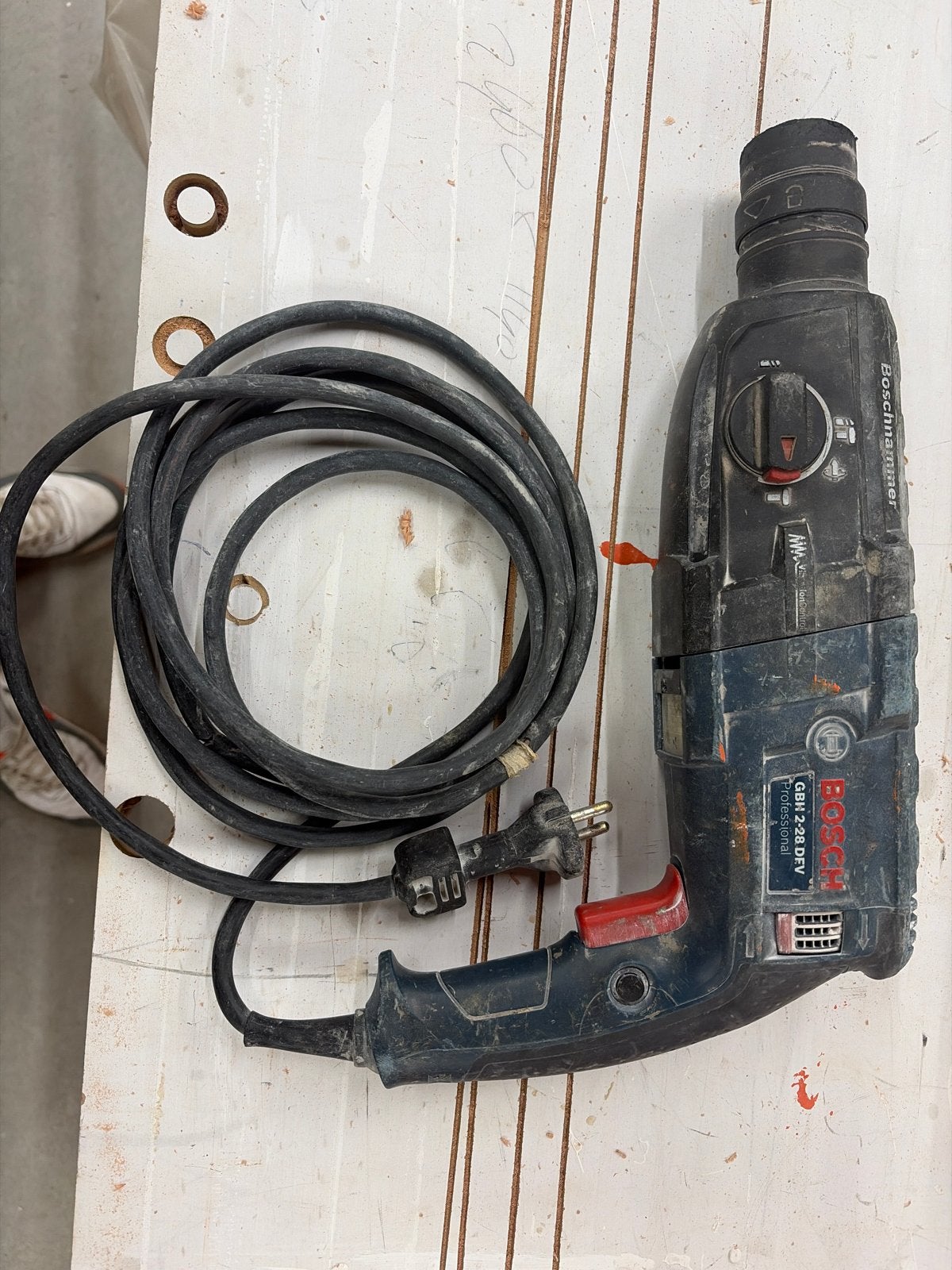 Bosch Boorhamer GBH 2-28 DFV met kabelbreuk, Doe-het-zelf en Verbouw, Gereedschap | Boormachines, Ophalen, Boor- en/of Breekhamer